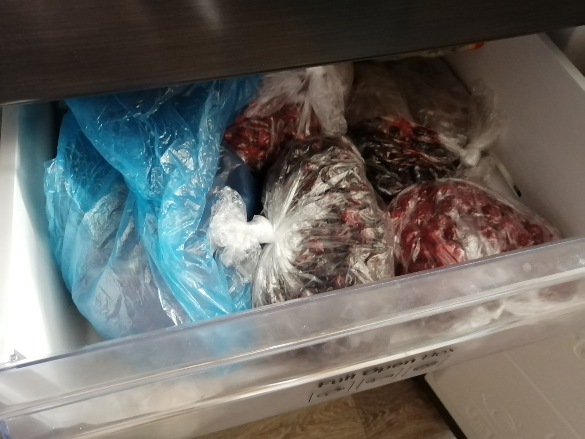 Запасы заморозки ягод. 