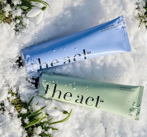 The Act Набор кремов для лица дневной с витамином С и ночной питательный с витаминами и пребиотиками. Изображение взято с сайта OZON.