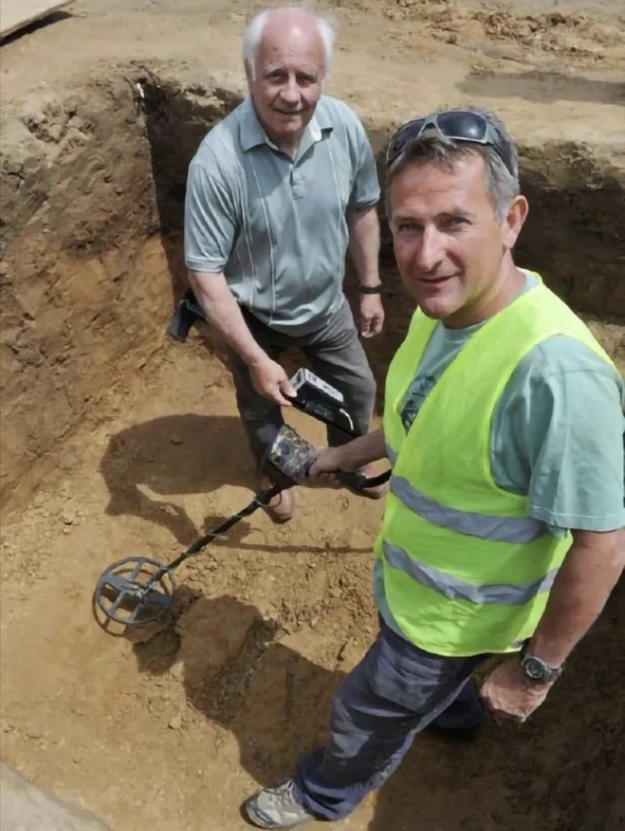 Те самые кладоискатели, потратившие 30 лет своей жизни на поиски сокровища. Фото из сети