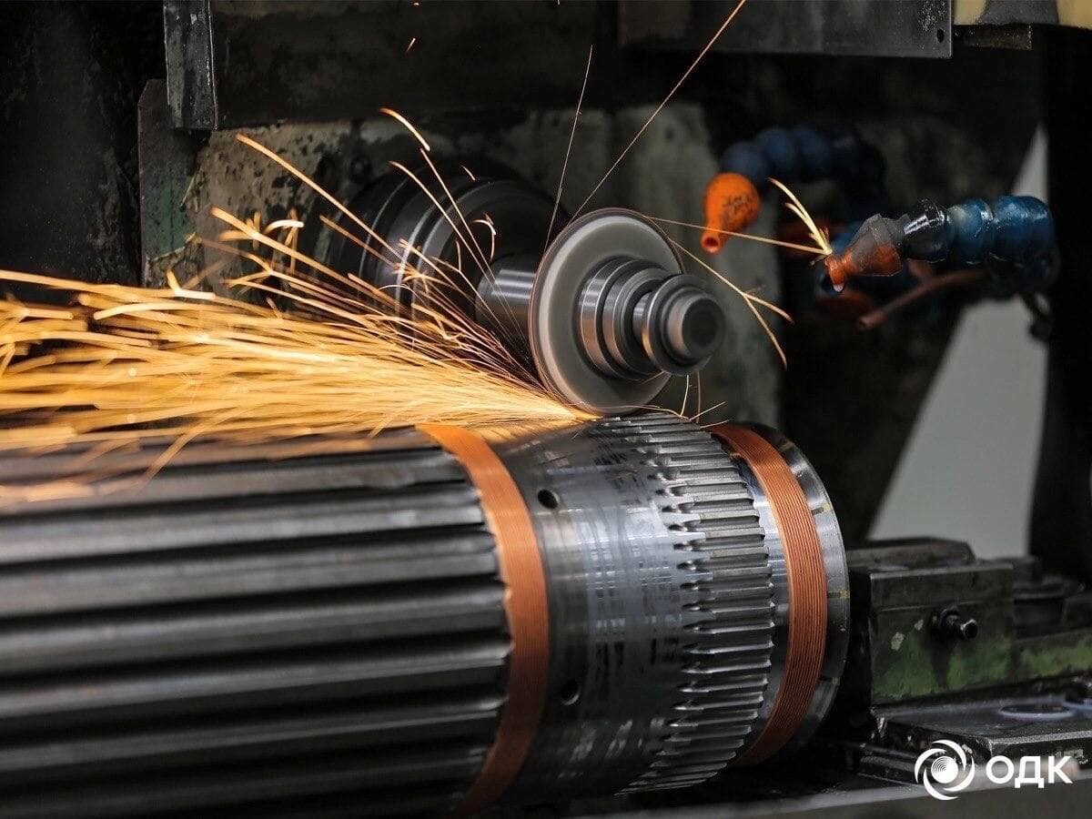   Обработка вала газотурбинного двигателя на станке