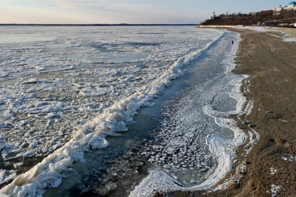    В Хабаровске усилят контроль за очисткой крыш и будут патрулировать Амур