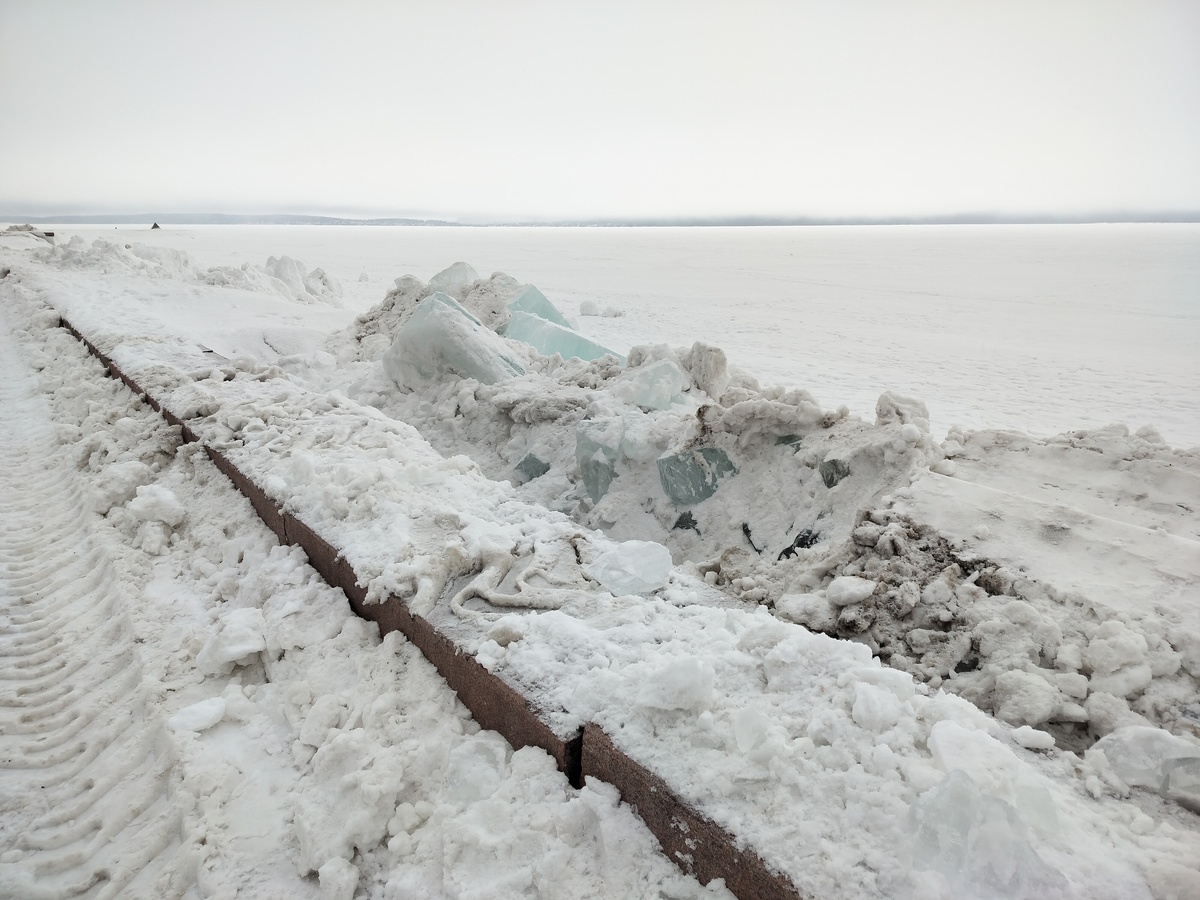    В Петрозаводске снесли снежные и ледовые скульптуры© Людмила Корвякова, Столица на Онего