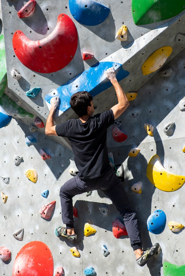 «Скалодром — место, где ты соревнуешься сам с собой»