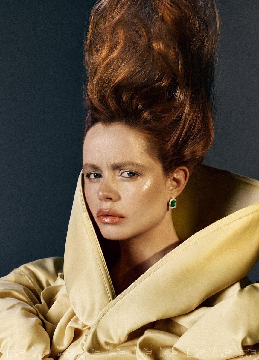    На Миле: серьги PARURE ATELIER, топ-накидка ДМИТРИЙ ШИПУЛИН Фото: Фото Максим Чуркин