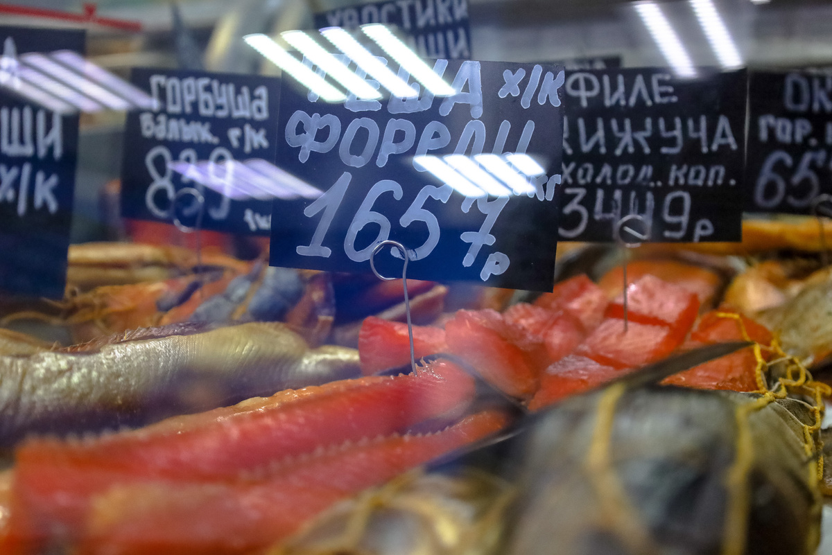 Подорожание красной рыбы в России связано с совокупностью глобальных и внутренних причин.  Фото: Фото: ФедералПресс / Елена Майорова