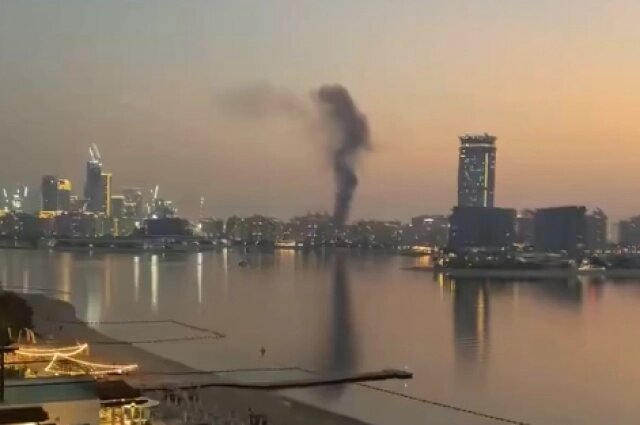    В ОАЭ на сегодняшний день находится около 100 тысяч российских туристов. Фото: Скриншот/ Власти Дубая подтвердили, что в одном из зданий в районе Пальма Джумейра произошел инцидент