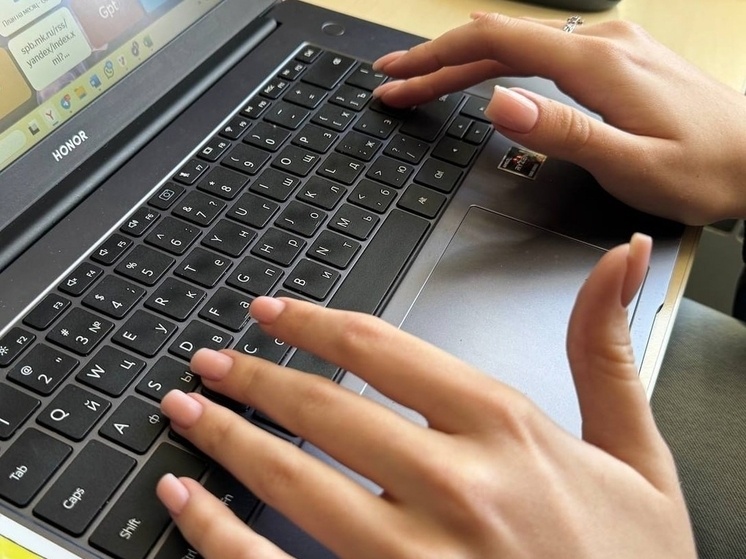     Рассчитывать на зарплату в 300 тысяч можно только в 4% случаев. Фото: архив МК в Питере