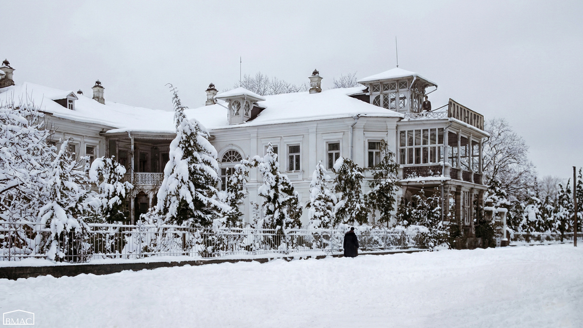 Гранд-Отель зимою. https://pastvu.com/p/1379102