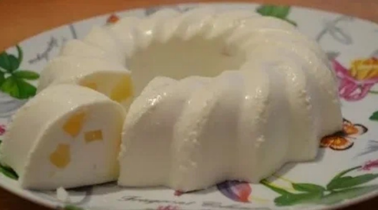 Бланманже из творога с ананасом.