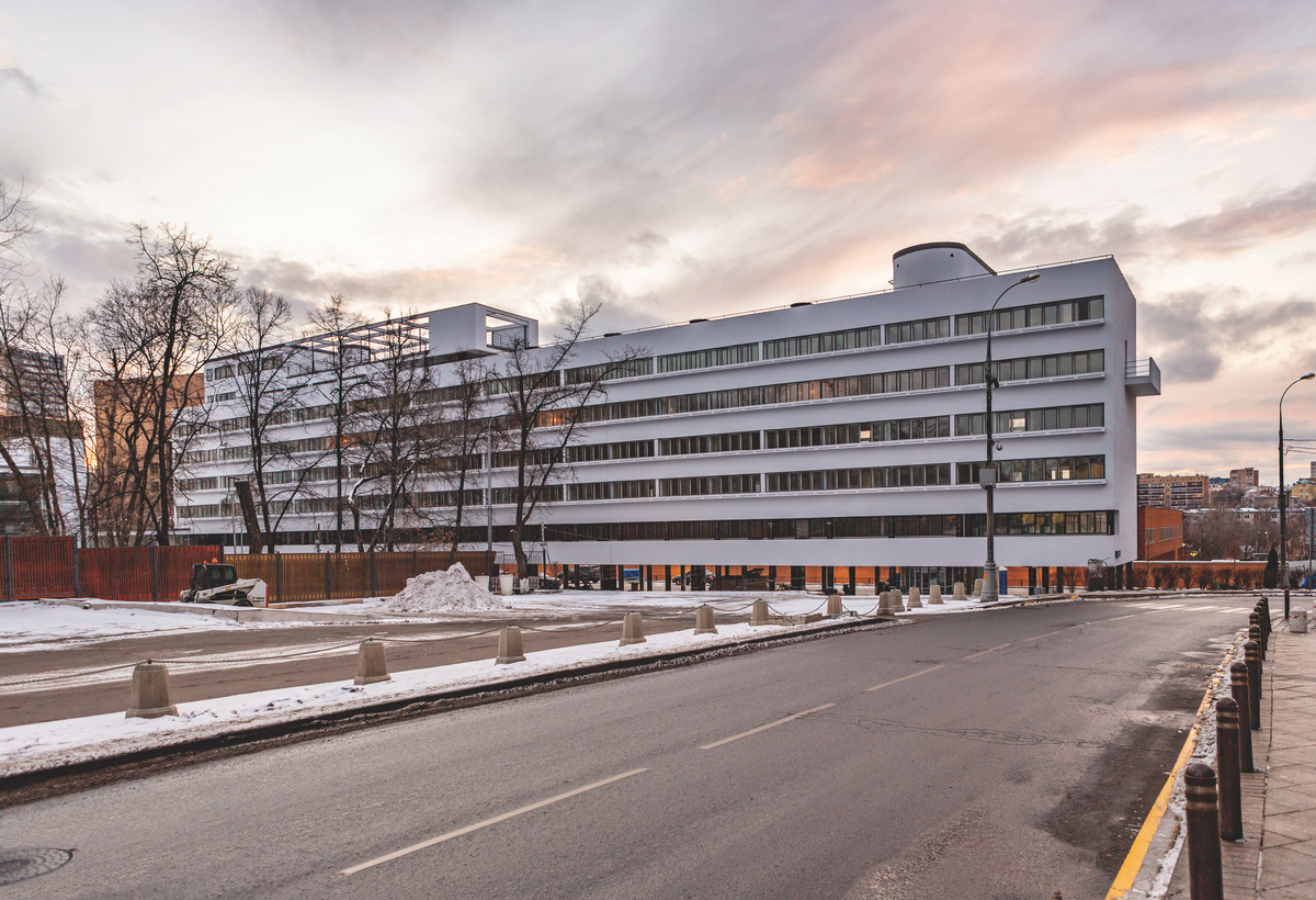 «Дом Наркомфина – здание, с которым связано много историй. Это здание, можно сказать, я считаю родным»