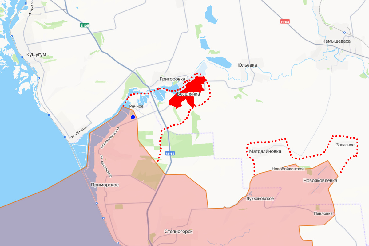 Синей (для контрастности) точкой указана геолоцированная позиция пехотинца ВС РФ, попавшая под обстрел вражеского FPV-дрона. Красный пунктир - зона контроля, заявленная МО РФ и не подтверждённая к моменту написания статьи.