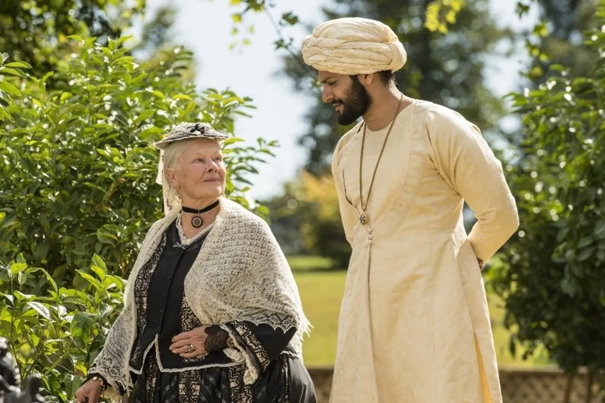 кадр из фильма "Виктория и Абдул"