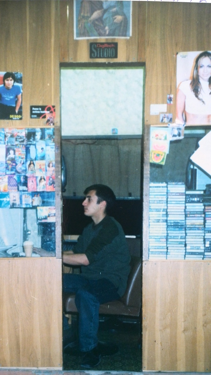 Автор в 2001 году. ДК "Энергетик". Звукооператорская работа