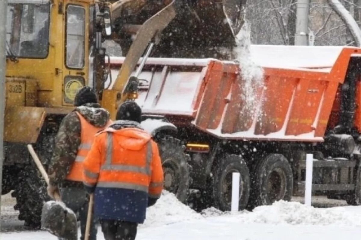    Из Калуги за неделю вывезли сотни самосвалов снега