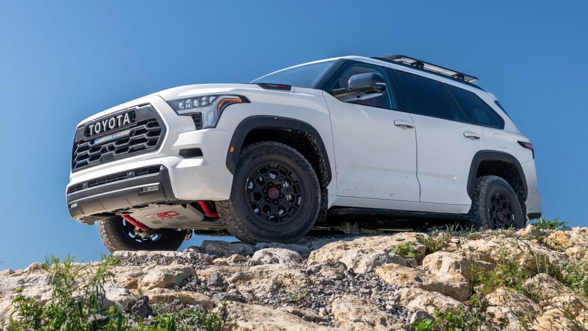    Toyota Sequoia. Фото Toyota