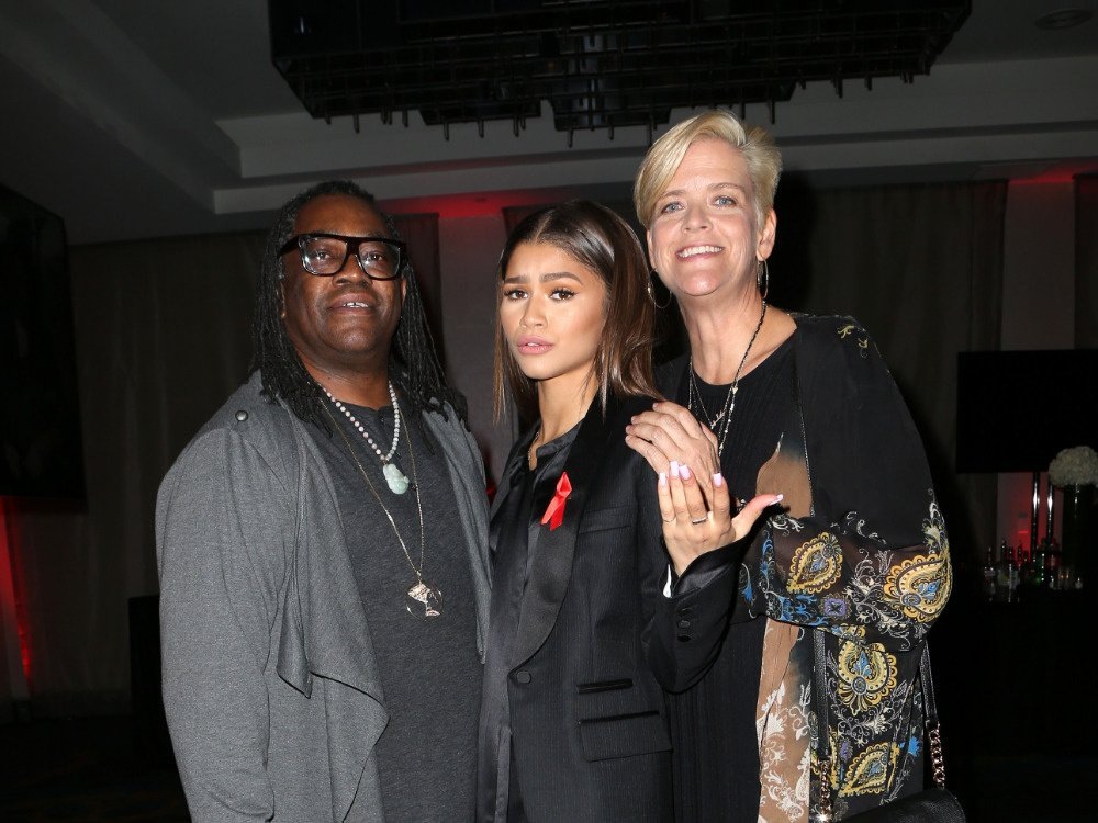    Зендая с родителями