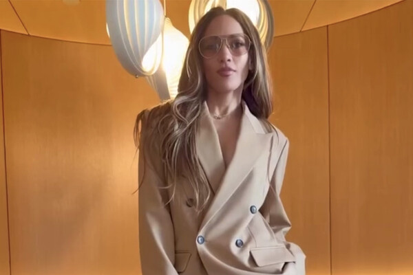 Jlo/Instagram   📷