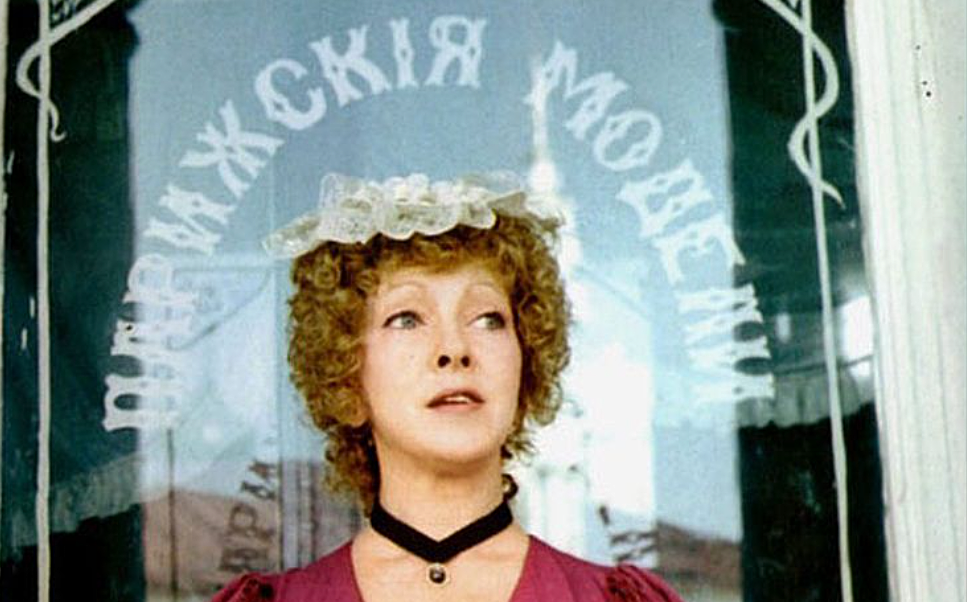 на фото Ольга Волкова в молодости 