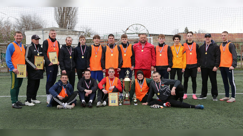    Команда чемпион - "Медведовская". Фото Архипа Ларченко. Владимир Головенко