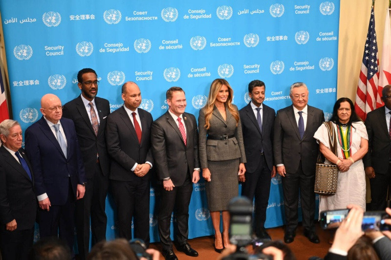    Мелания Трамп впервые в истории возглавила сессию Совбеза ООН, вызвав ажиотаж в зале