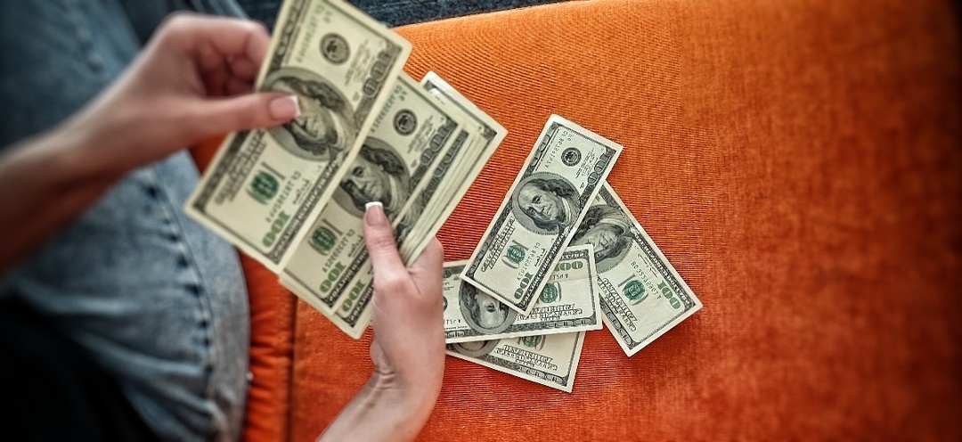 Через месяц доллар будет по 80 рублей