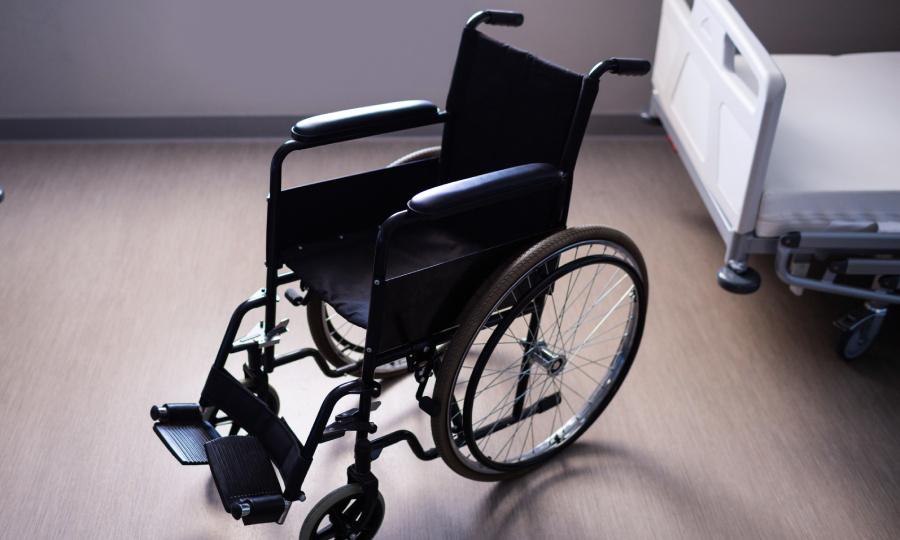 «Берите что дают»: как бесплатно получить девайсы для домашнего ухода за маломобильным человеком