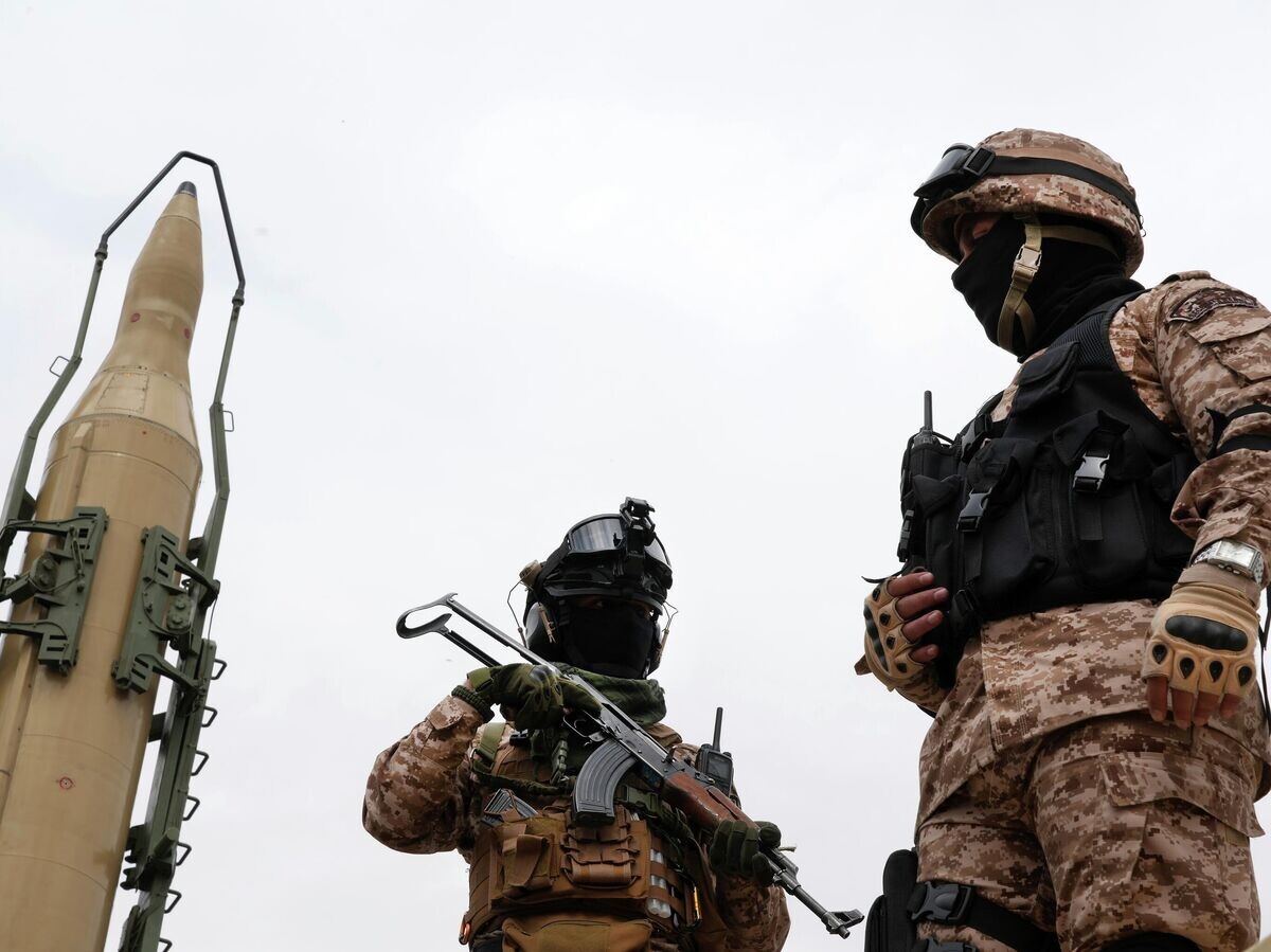    Военнослужащие Корпуса Стражей Исламской революции в Тегеране | © AP Photo / Vahid Salemi