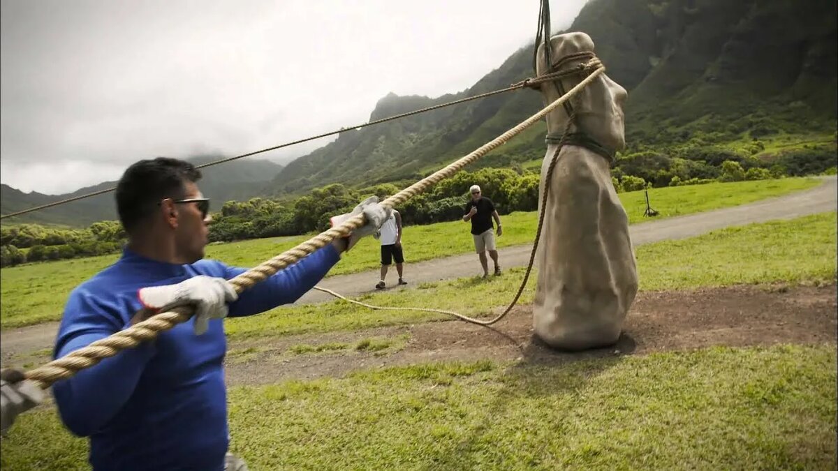 Перемещение прототипа статуи моаи. Источник: https://clck.su/HXLMR