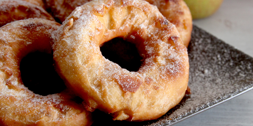 Пончики с яблоками