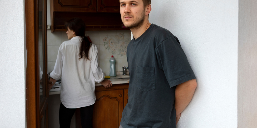 — Хватить жрать в три горла, — зло заявила свекровь. Вторая невестка подлила масло в огонь