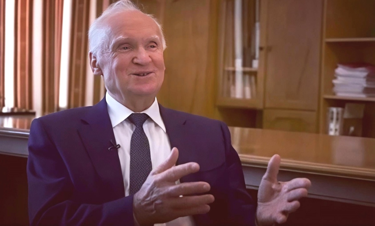 Алексей Ильич Осипов — учёный-богослов, педагог, доктор богословия, заслуженный профессор Московской Духовной Академии и Семинарии, писатель, публицист, проповедник.