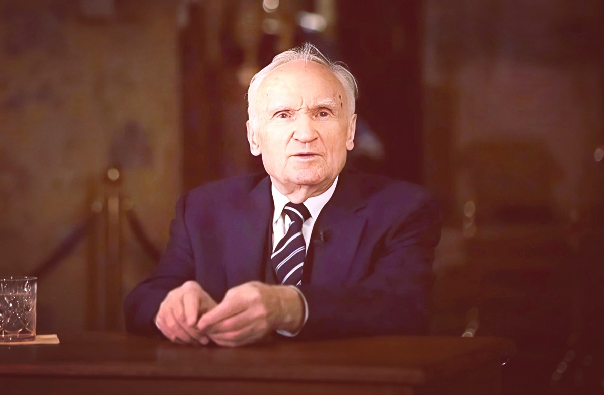 Алексей Осипов: «Нам всем очень важно помнить, что с христианской точки зрения, ничего случайного в нашей жизни не бывает. Всё происходит закономерно. Согласно духовным законам».