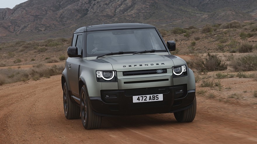    На фото: Land Rover Defender 90