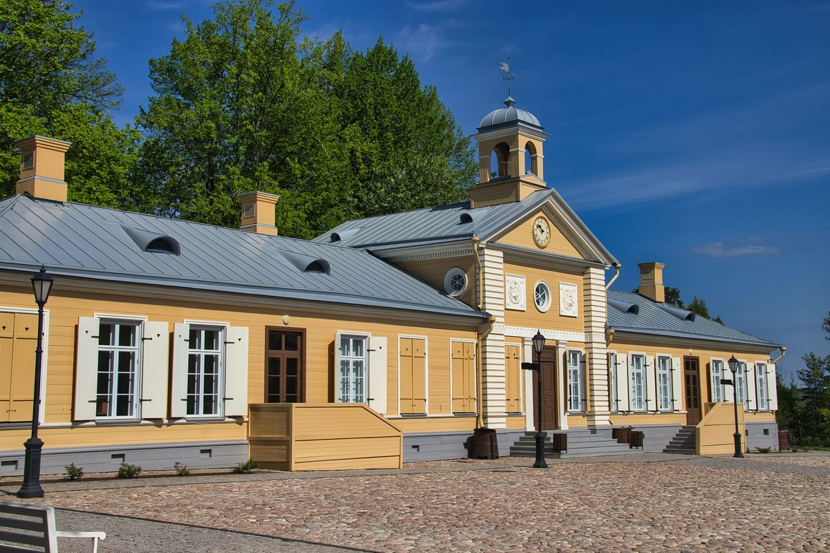 Georgii Eletskikh on Unsplash