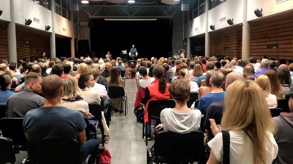    Поначалу залы Сита собирал небольшие. Фото: соцсети