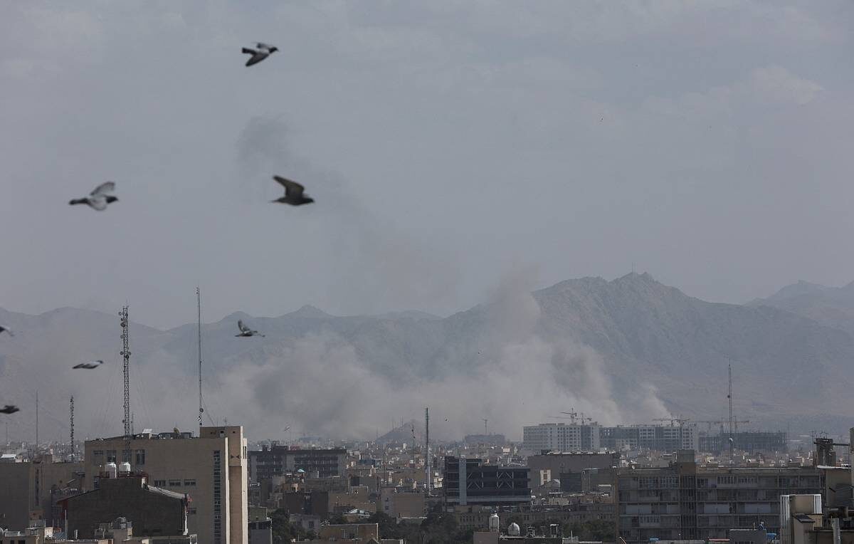 Небо над Ираном сегодня. Фото из открытого источника Интернета