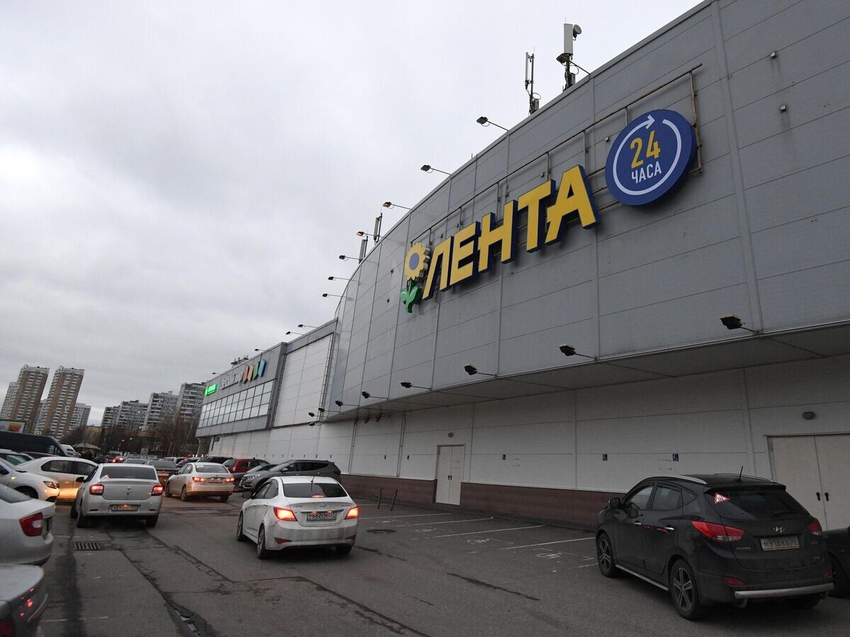    Вывеска на стена супермаркета сети "Лента" в Москве | © РИА Новости / Григорий Сысоев