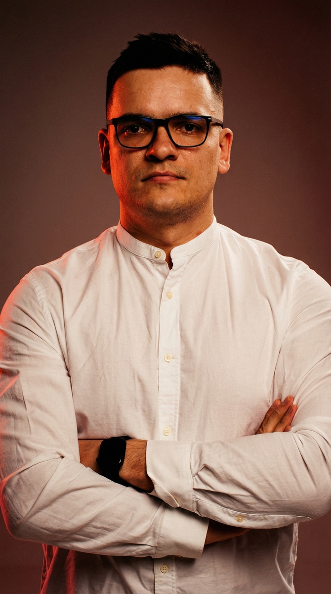 Никита Куренков — маркетолог с 2017 года. Специализируюсь на продвижении многопрофильных медицинских центров. Привлекаю пациентов через комплексный digital-маркетинг.