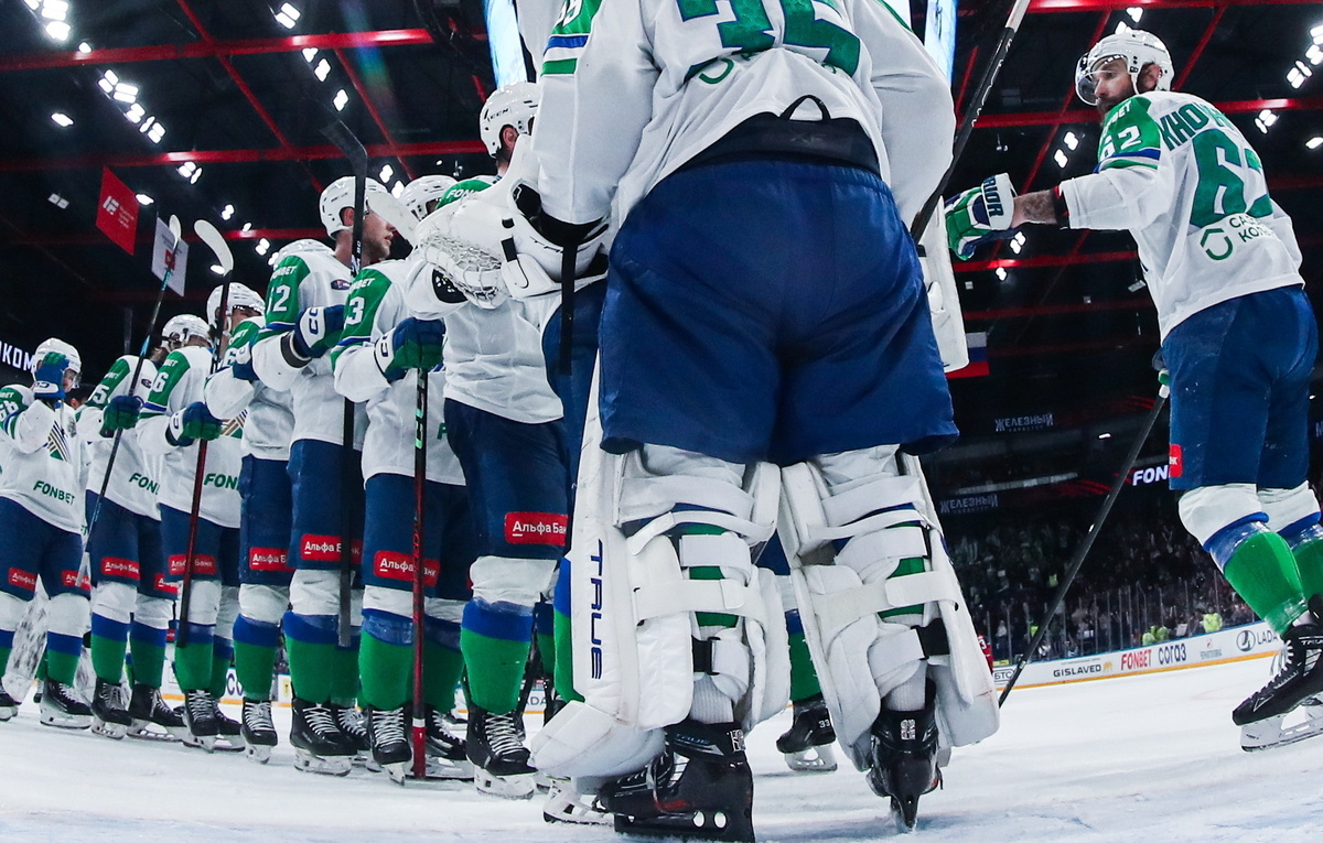    Игроки "Салавата Юлаева"  Сергей Савостьянов/ТАСС