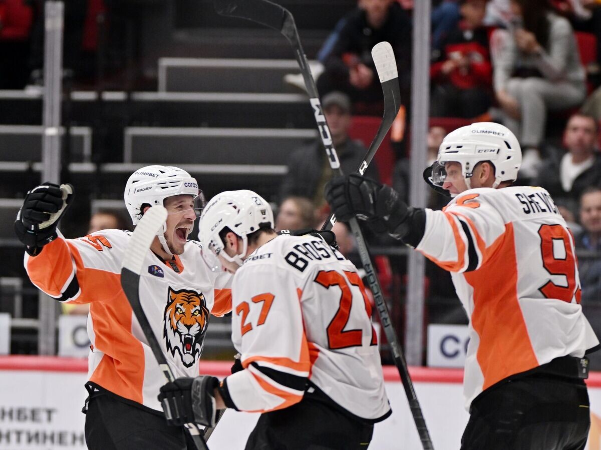    Алекс Броадхерст, Девин Броссо и Дмитрий Шевченко | © РИА Новости / Алексей Мальгавко