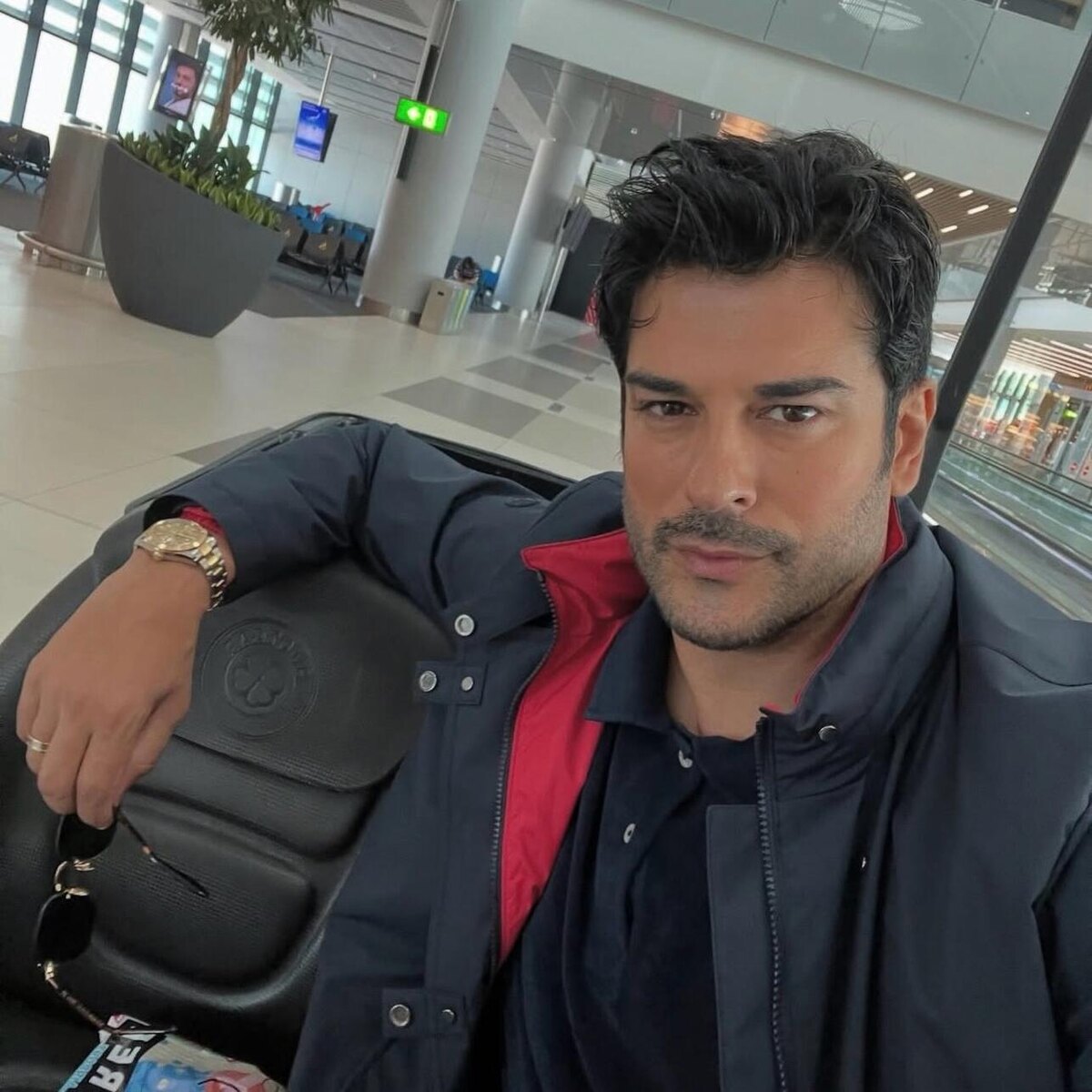    Бурак Озчивит соцсети