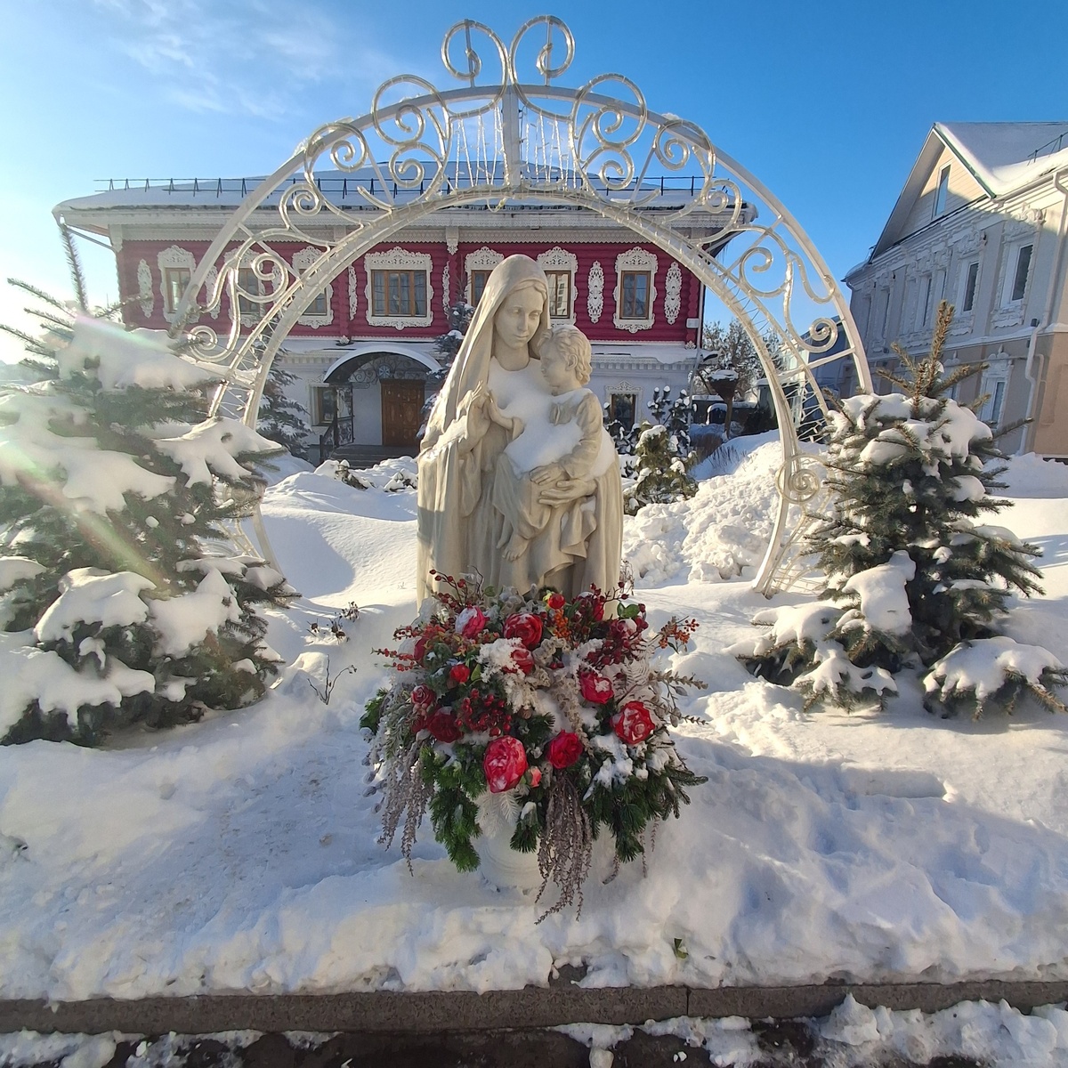 В Свято-Николаевском монастыре. Город Арзамас Нижегородской области. Фото автора. 