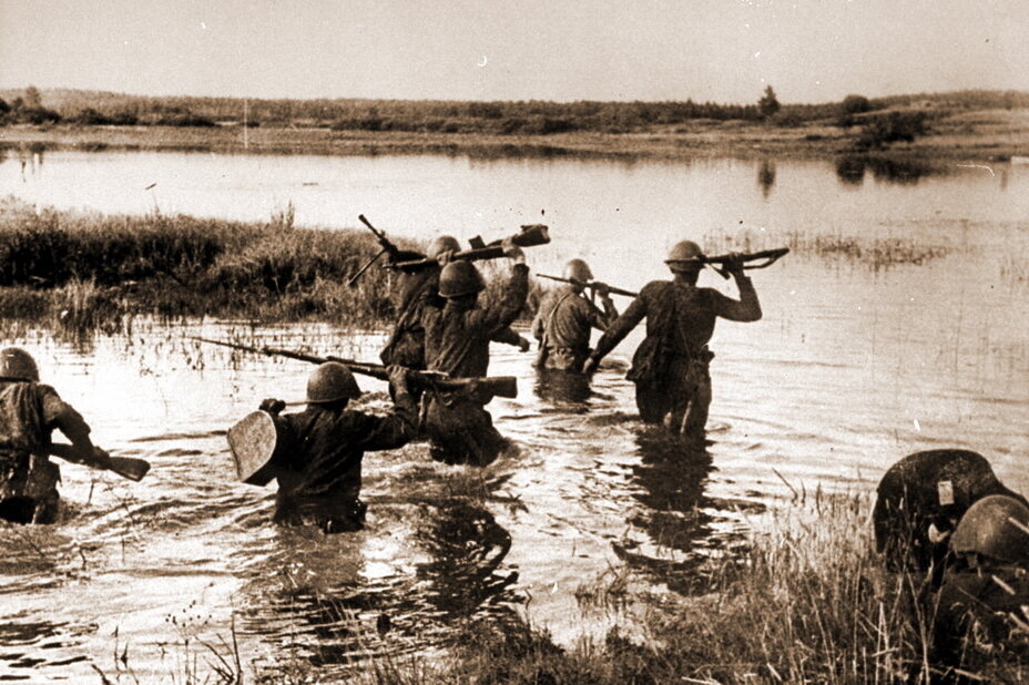    Во время очередного затишья старший сержант Джурахон Усманов предложил собрать патроны и гранаты на поле боя, что и помогло выстоять