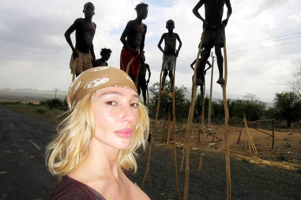    Приключения Ивлеевой в Африке: местные приняли за пьяную, а самолет едва не разбился Личная страница героя публикации в соцсети