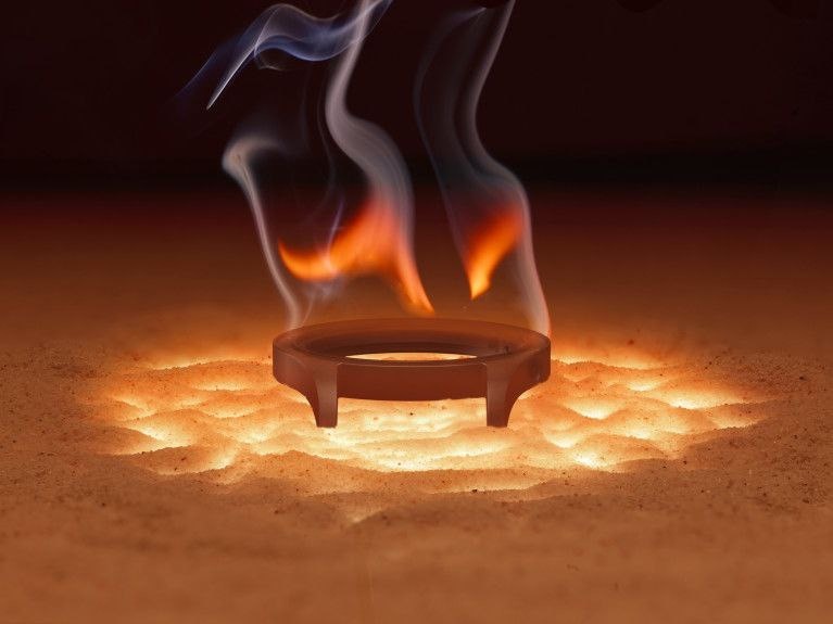 Вот так и обжигают