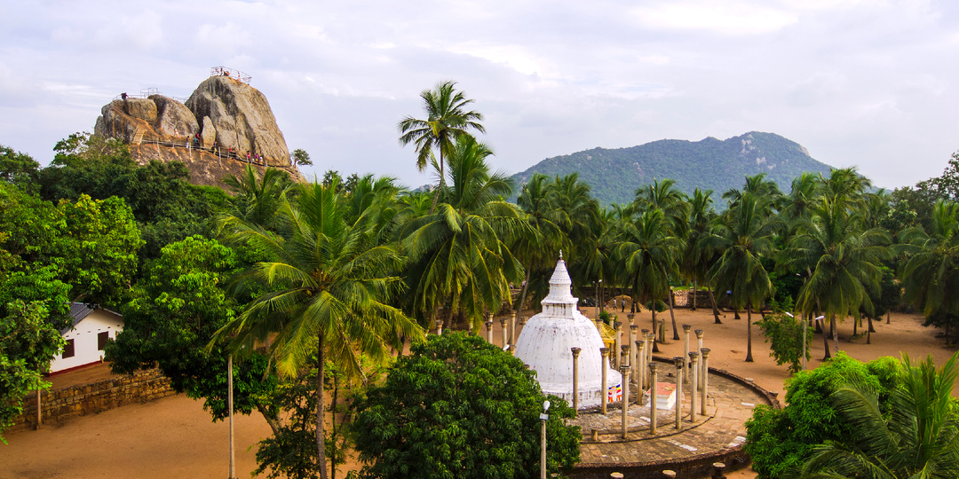 Анурадхапура — звучит как заклинание, но на самом деле это название древней столицы Шри-Ланки.