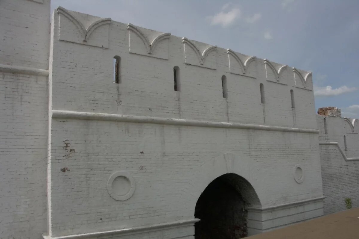    Со стен Казанского кремля сняли часть крыши из соображений безопасности