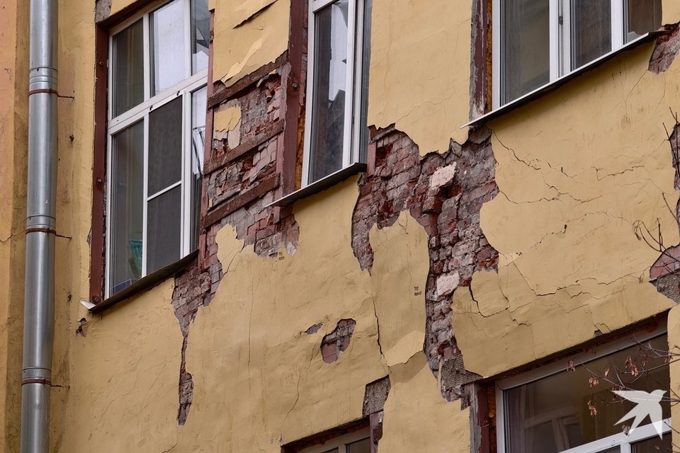    В Свердловской области список домов на расселение увеличили с 28 до 196 Алексей БУЛАТОВ