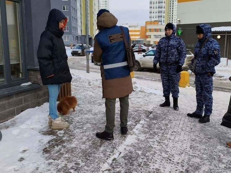     В большинстве случаев нарушения устраняются после замечания прямо на месте. Фото: пресс-служба комитета по вопросам законности, правопорядка и безопасности