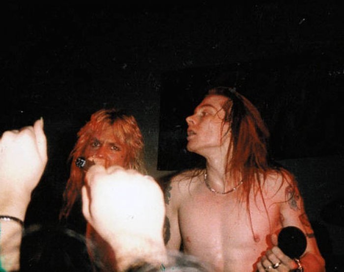 Эксл Роуз и Винс Нил в клубе Cathouse, Голливуд, 1988-1989
